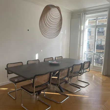 Haussmanian Apartmán